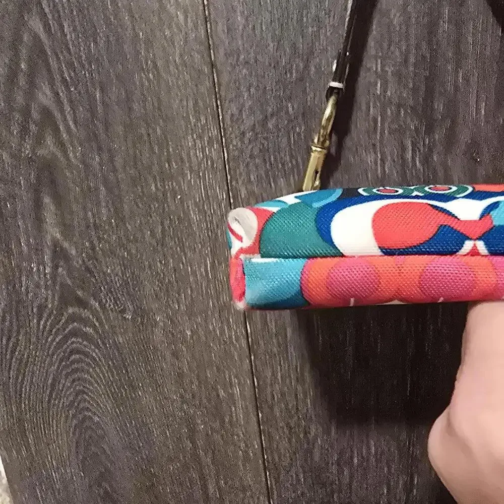 *SOLD*Coach Poppy Multicolor Wristlet Clutch - Picture 6 of 9